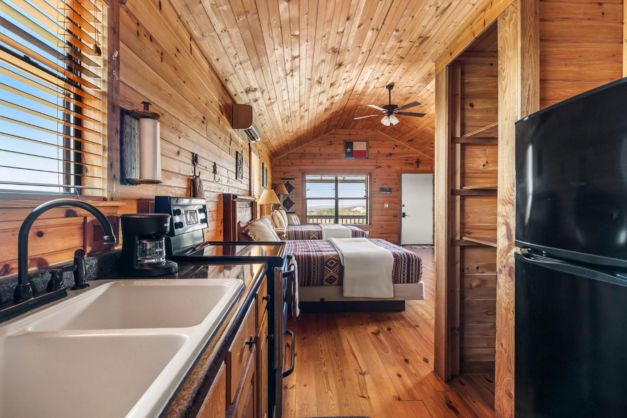 Enchanted Rockview Cabins Crabapple 객실 사진